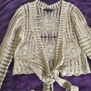 Vintage Karen Kane  Crocheted Boho Tie Front Long Sleeve Cropped Shrug